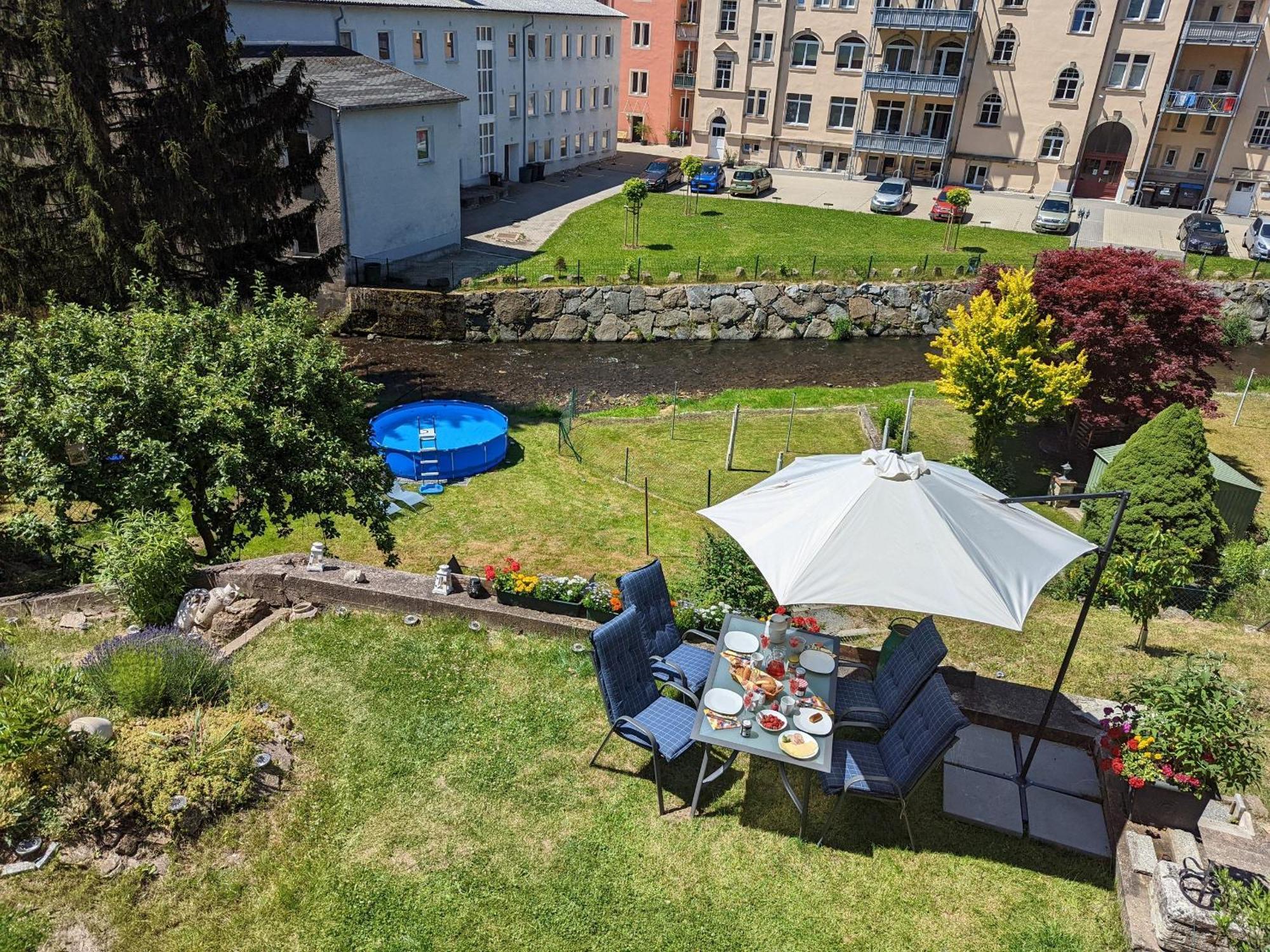 F4 - Urlaubsmagie - Grosse Wohnung Fuer Bis Zu 10 Personen Sebnitz Esterno foto